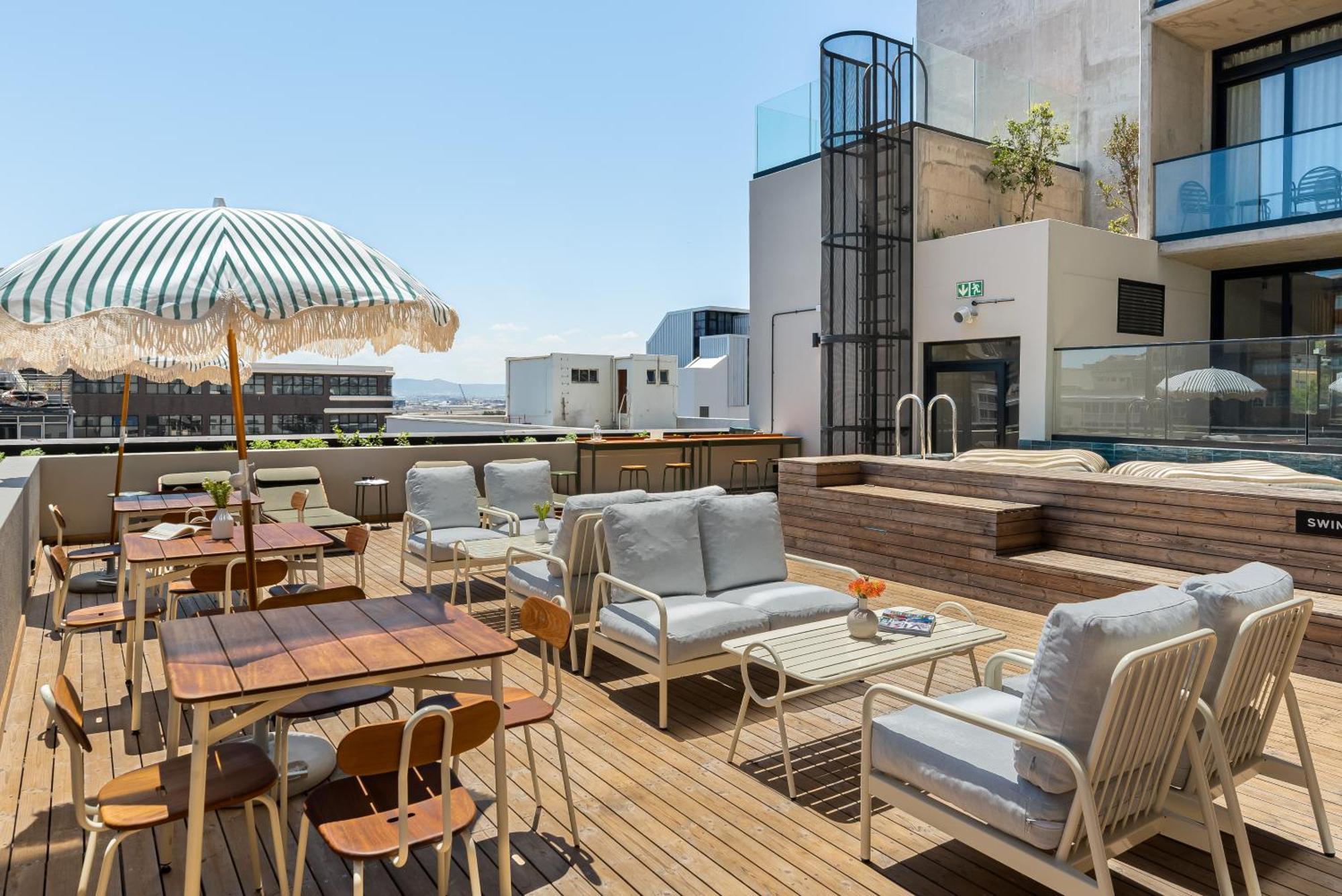 Neighbourgood 84 Harrington Aparthotel เคปทาวน์ ภายนอก รูปภาพ