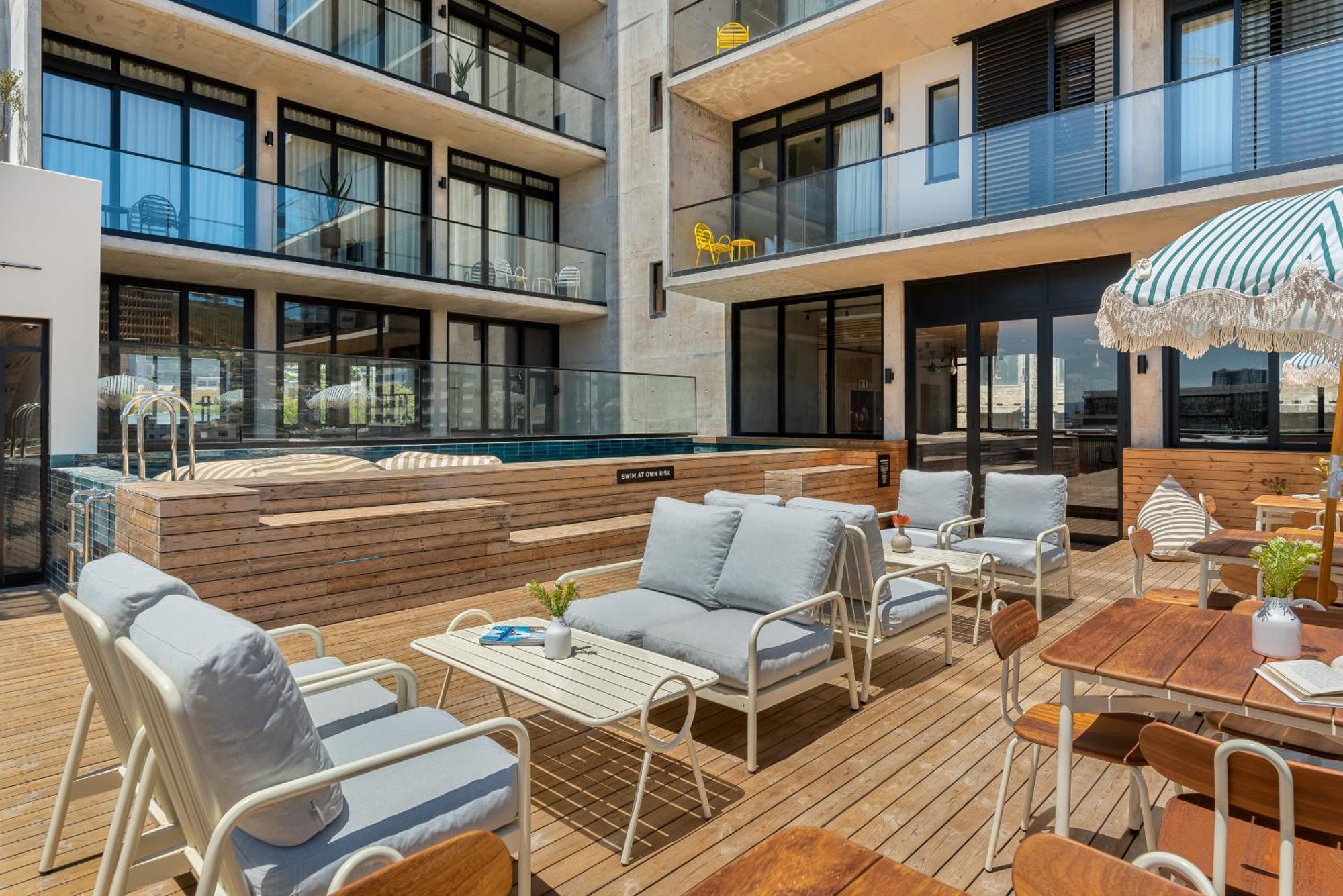 Neighbourgood 84 Harrington Aparthotel เคปทาวน์ ภายนอก รูปภาพ