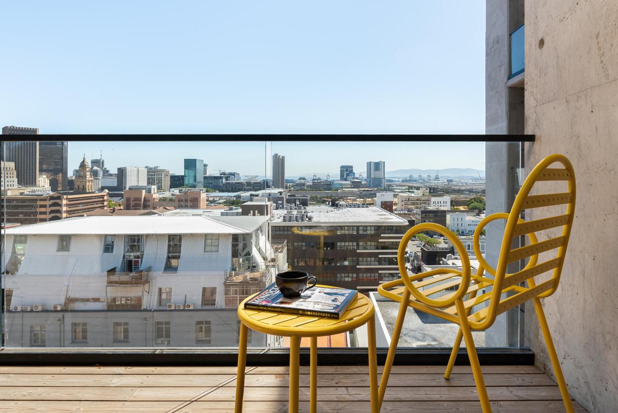 Neighbourgood 84 Harrington Aparthotel เคปทาวน์ ภายนอก รูปภาพ